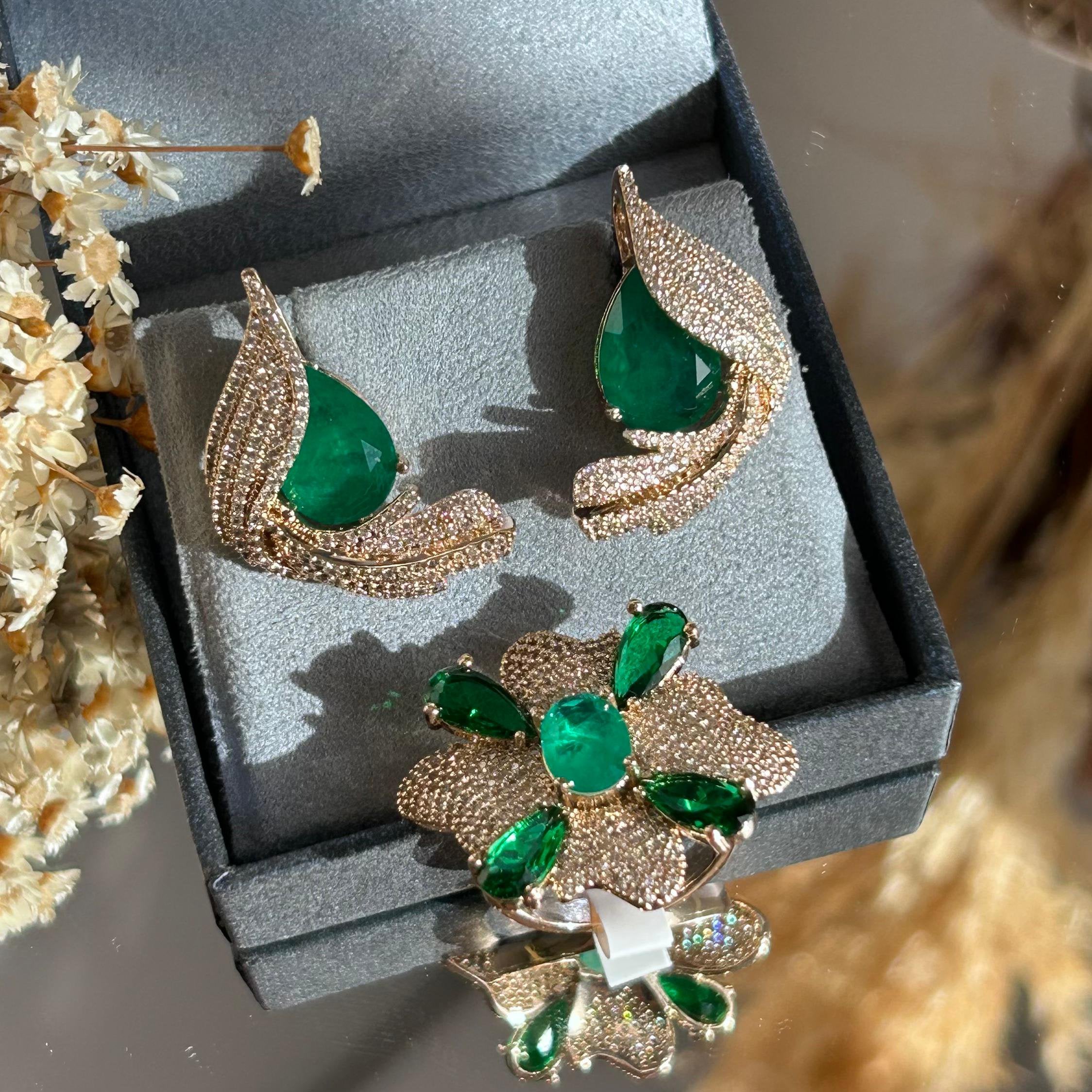 Conjunto Brinco e Anel Petala Verde Esmeralda