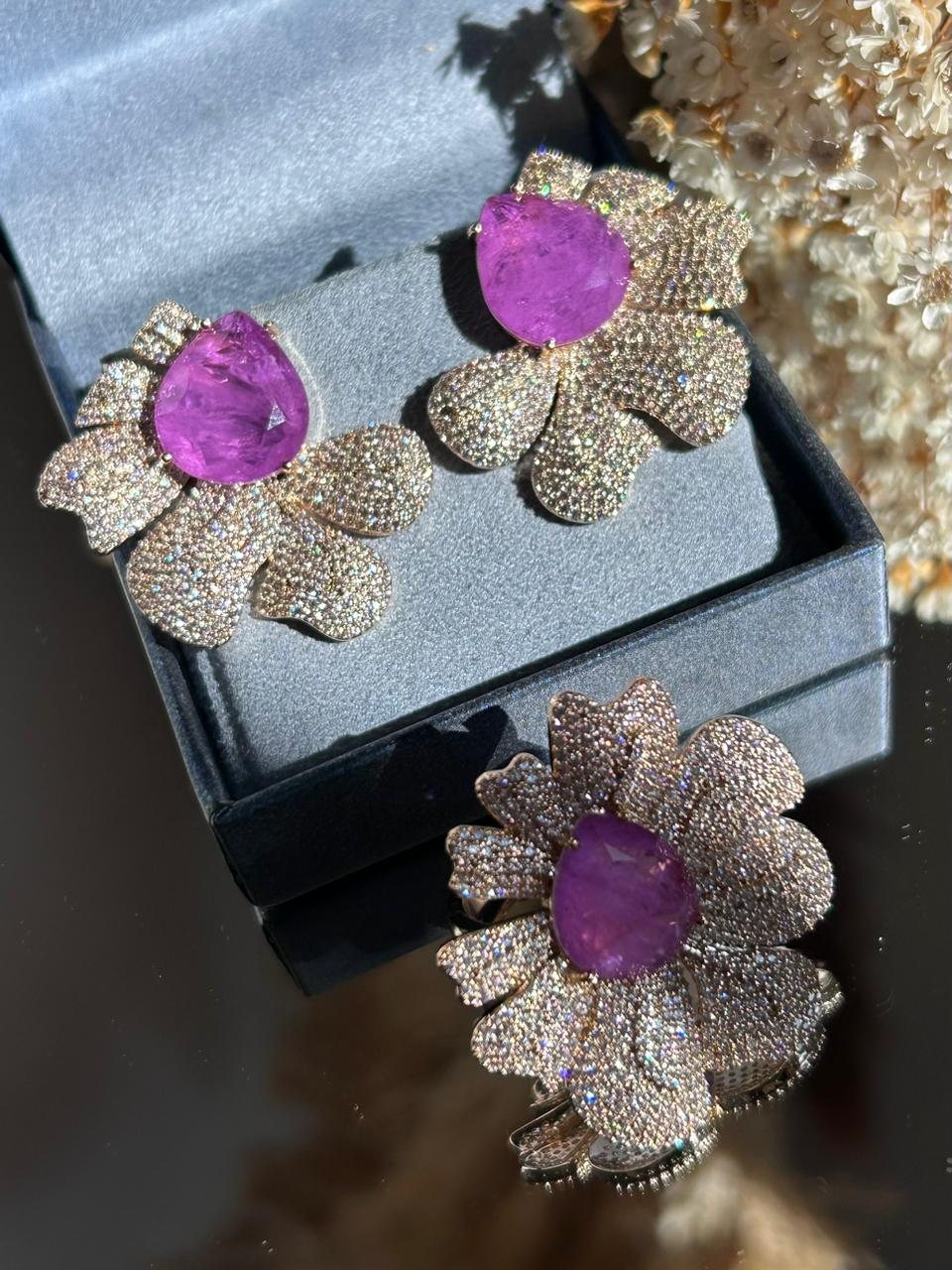 Conjunto Brinco e Anel Flor Fucsia