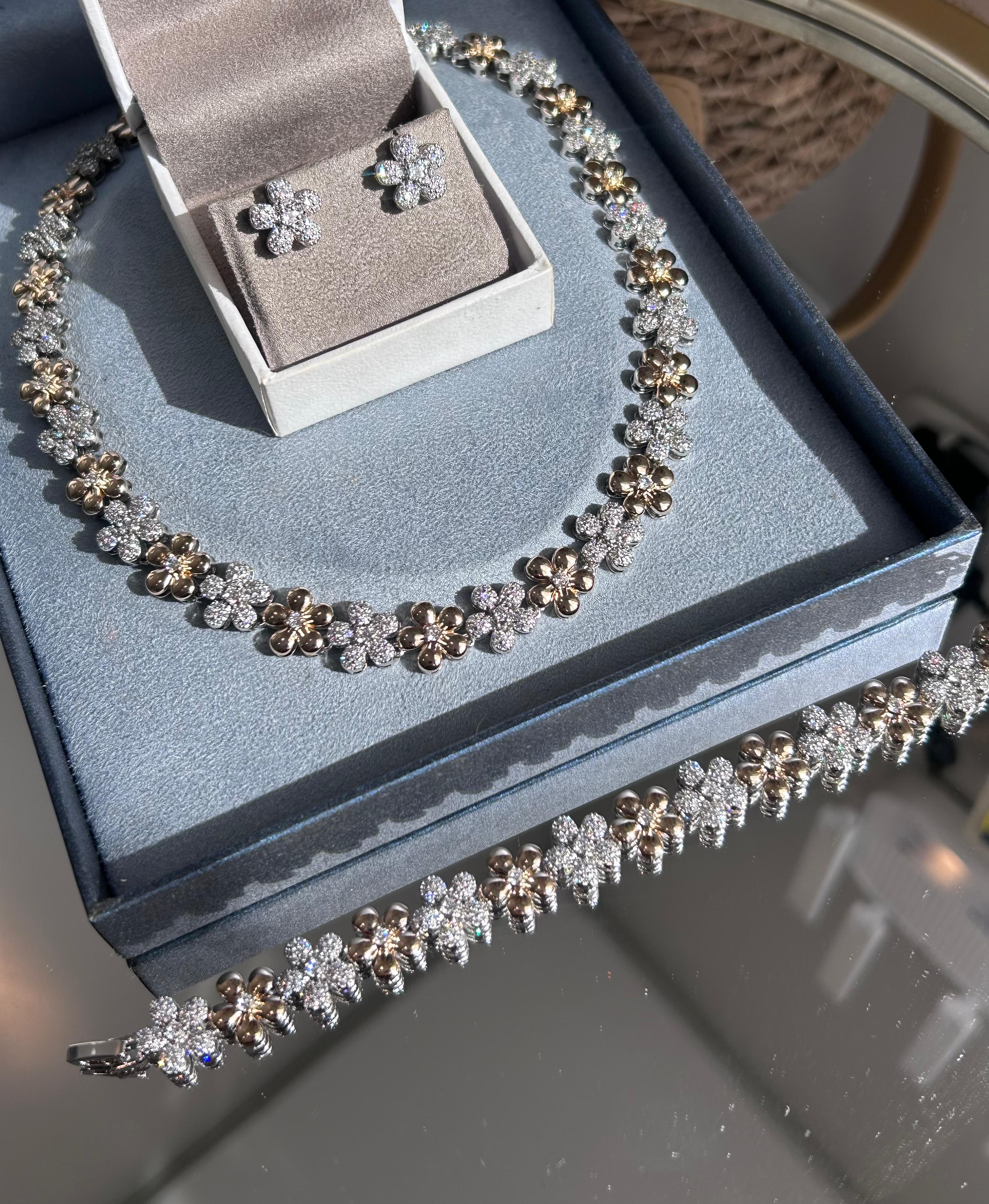 Conjunto Brinco, Colar e Pulseira Flores