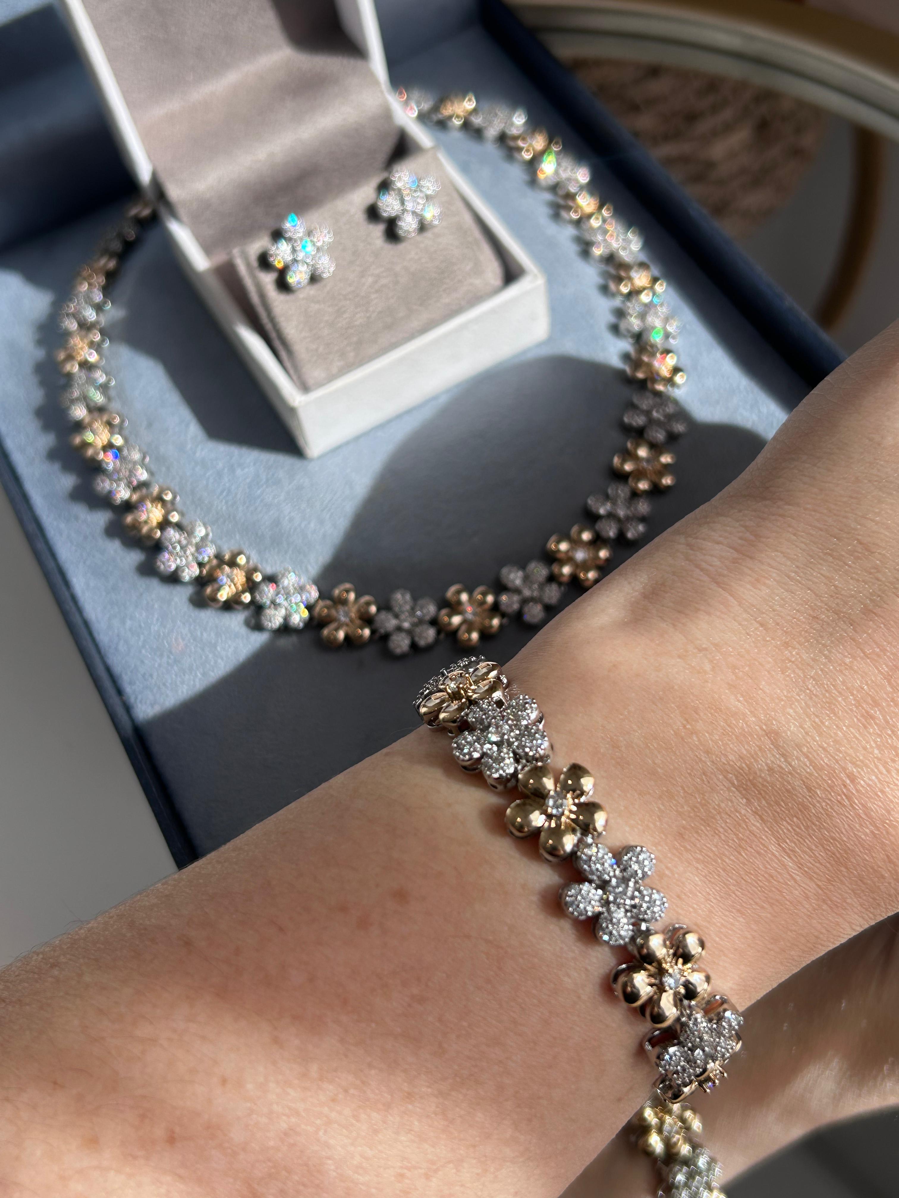 Conjunto Brinco, Colar e Pulseira Flores