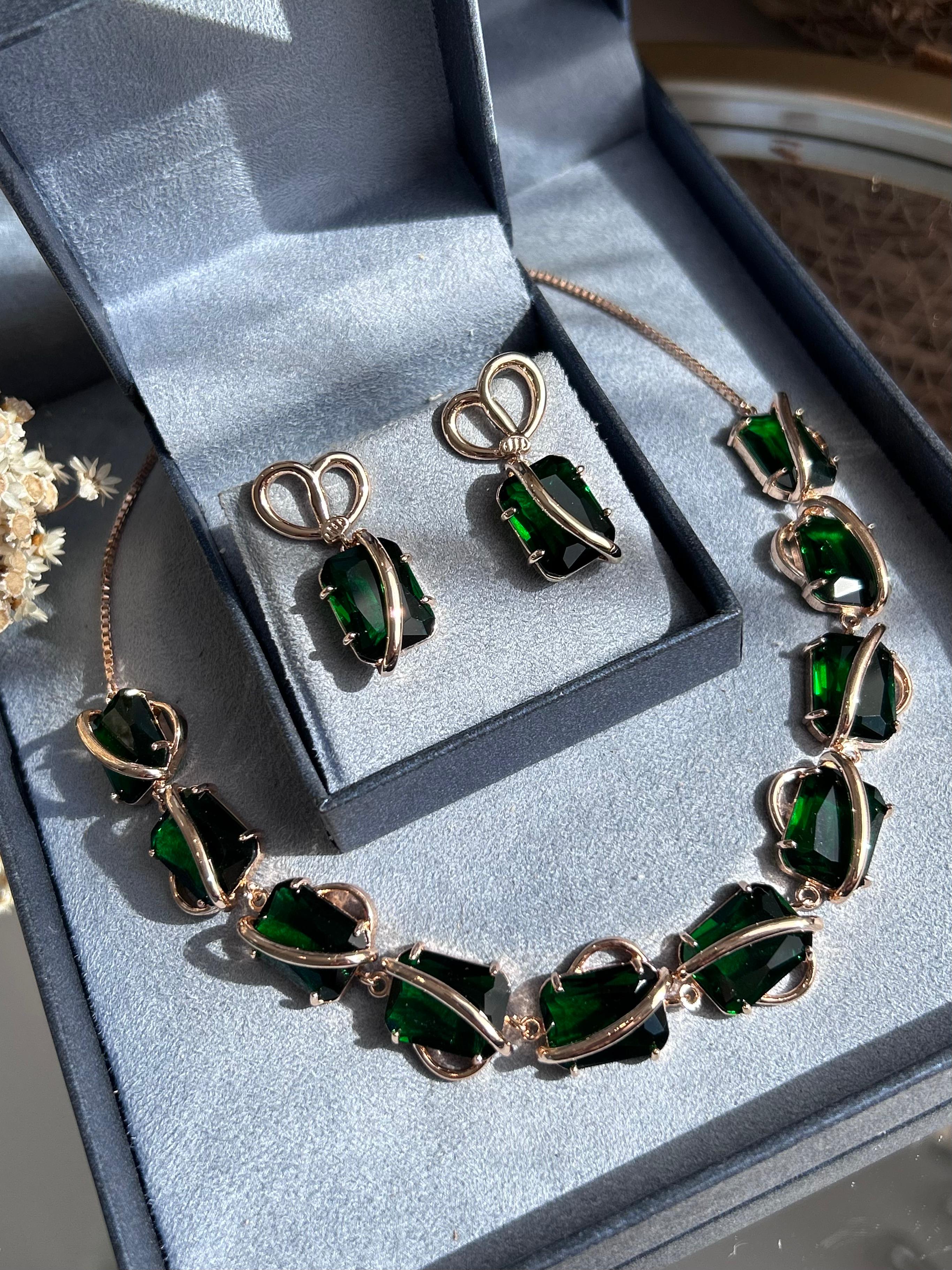 Conjunto Brinco e Colar Laço Verde Esmeralda