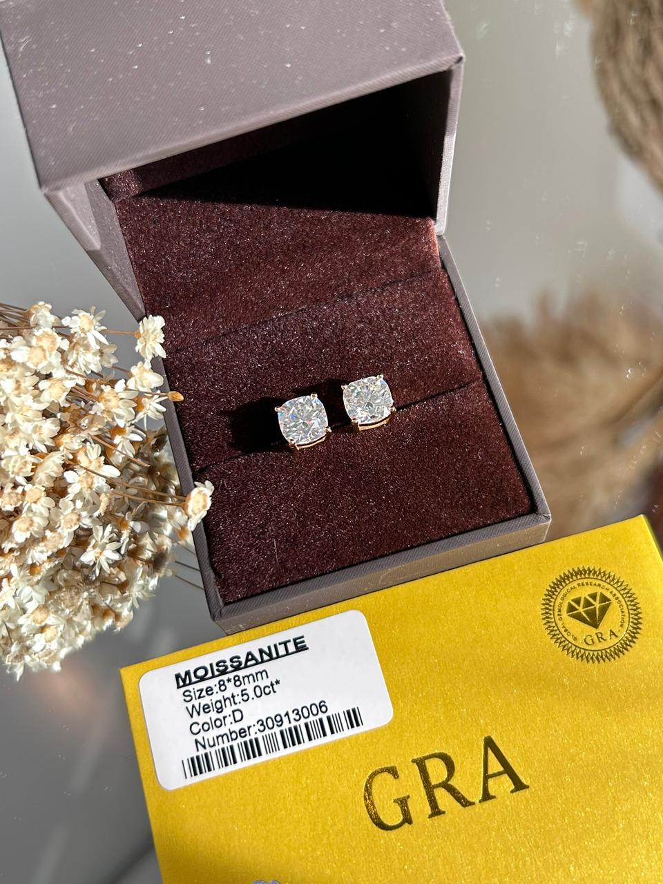 Brinco Glam Moissanite Solitário Quadrado 8.0mm 5.0CT Dourado