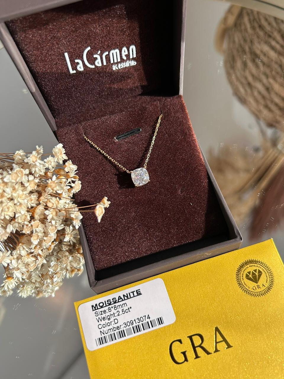 Colar Glam Moissanite Solitário Quadrado 8.0mm 2.5CT Dourado