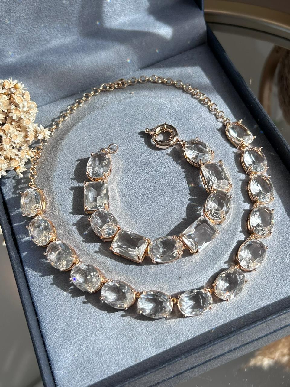 Conjunto de Colar e Pulseira Cristais Dourado