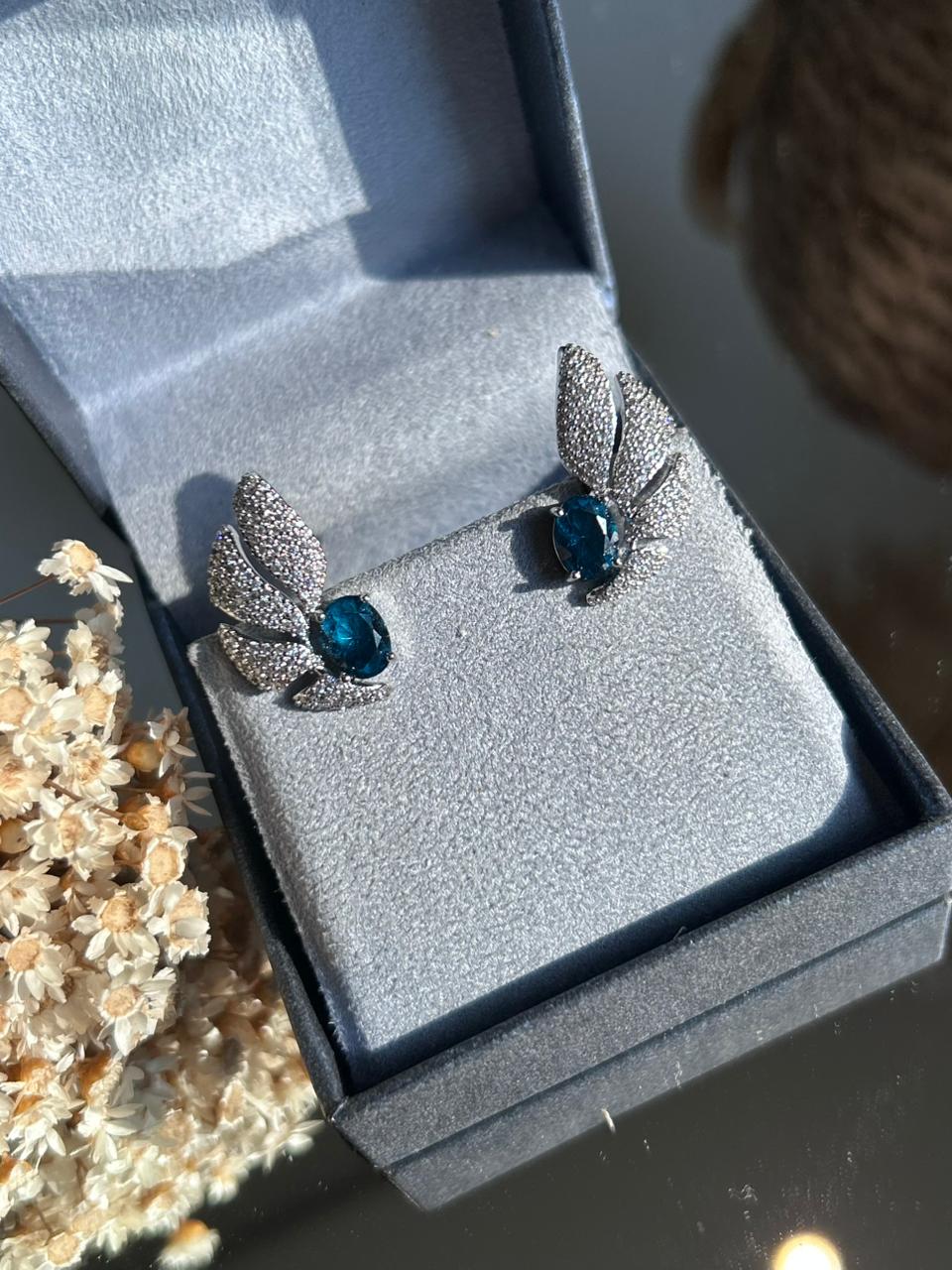 Brinco EarCuff Asa Azul