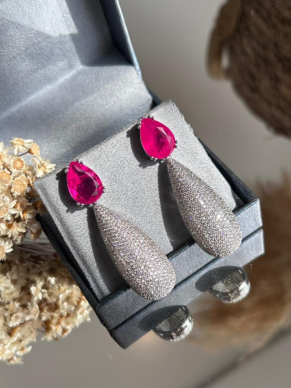Brinco Duas Gotas Pink Cravejado