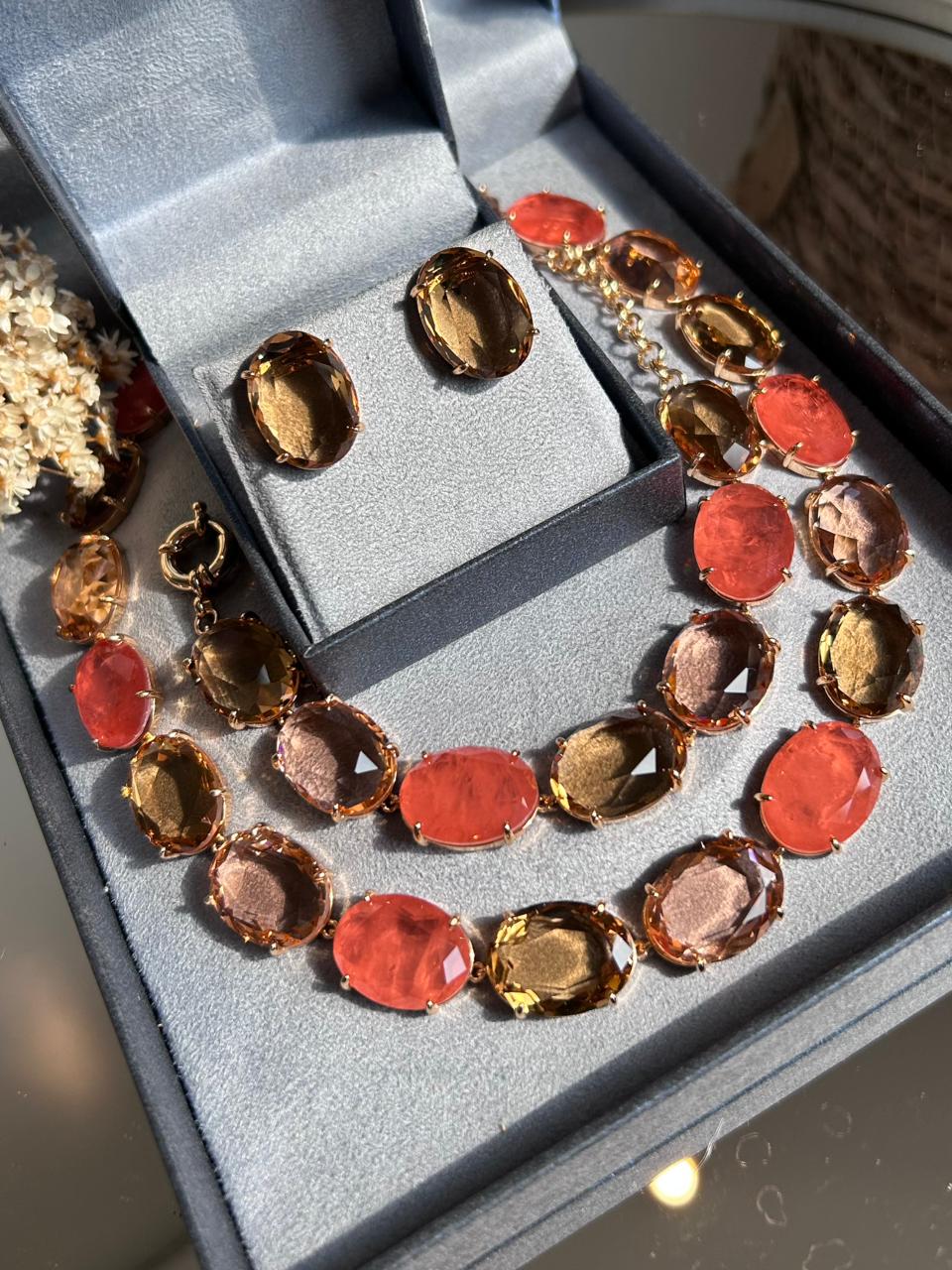 Conjunto Brinco, Colar e Pulseira Pedras Ovais Laranjadas