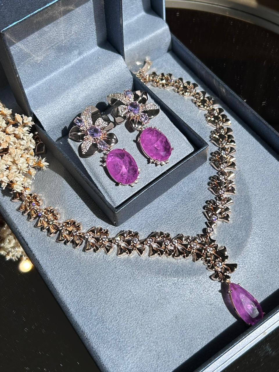 Conjunto Brinco e Colar Flower Fucsia