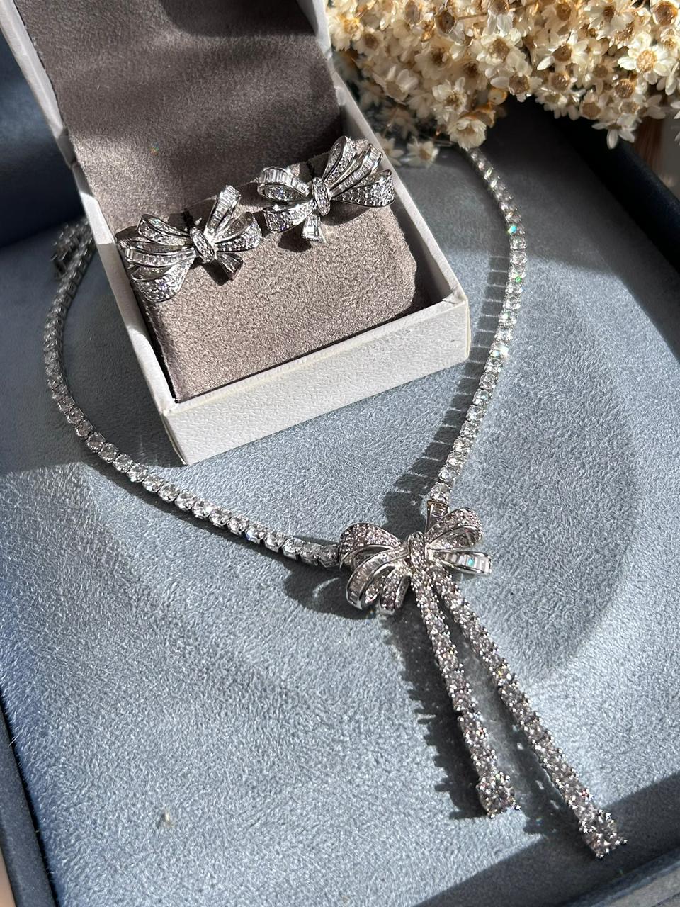 Conjunto Brinco e Colar Laço