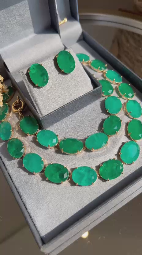 Conjunto Brinco, Colar e Pulseira Pedras Ovais Verde