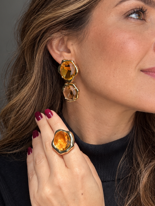 ANEL CURVO COM CRISTAL OVAL AMARELO