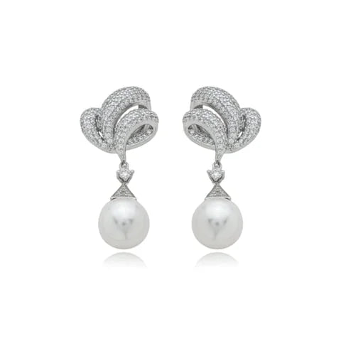 Brinco Detalhes Pérolas