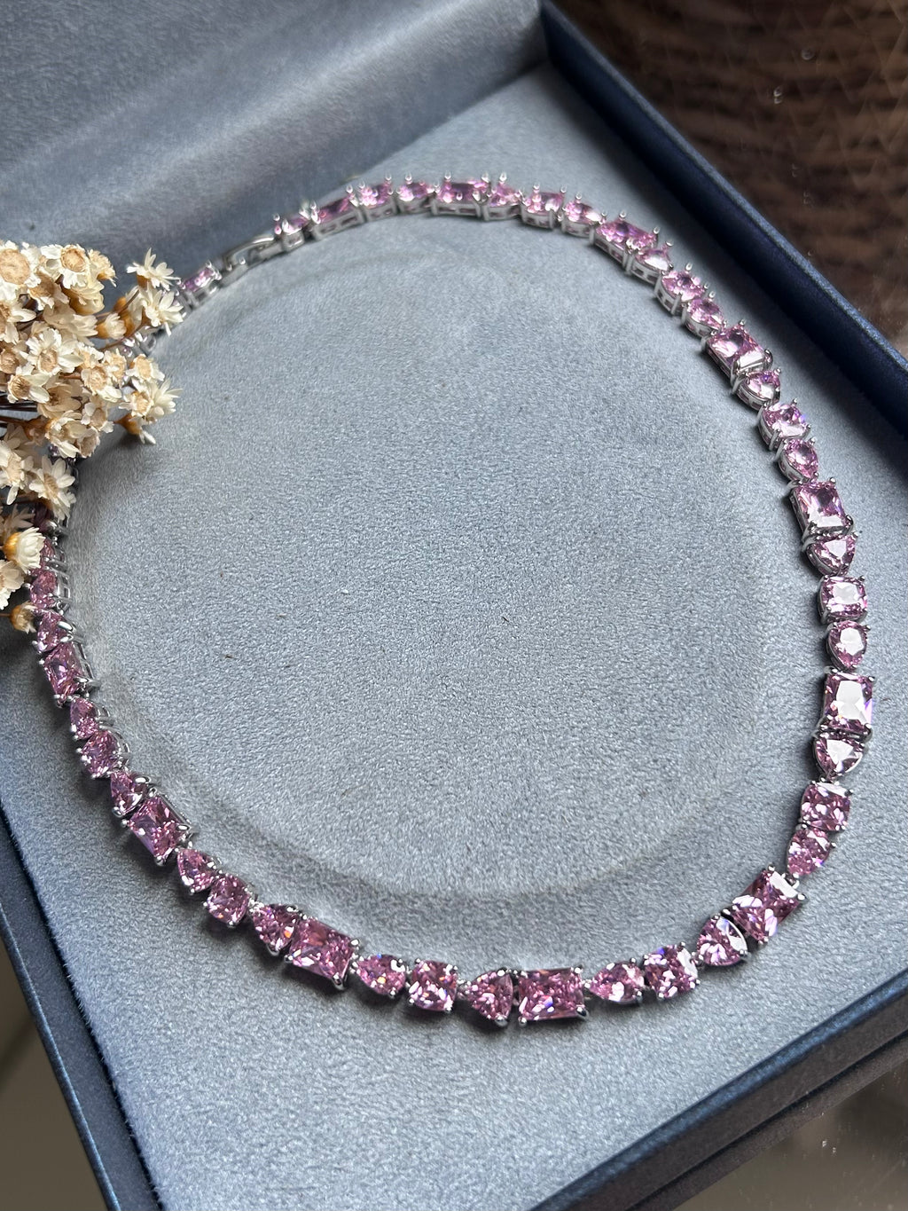 Colar Riviera Cassia Kunzita Rosa