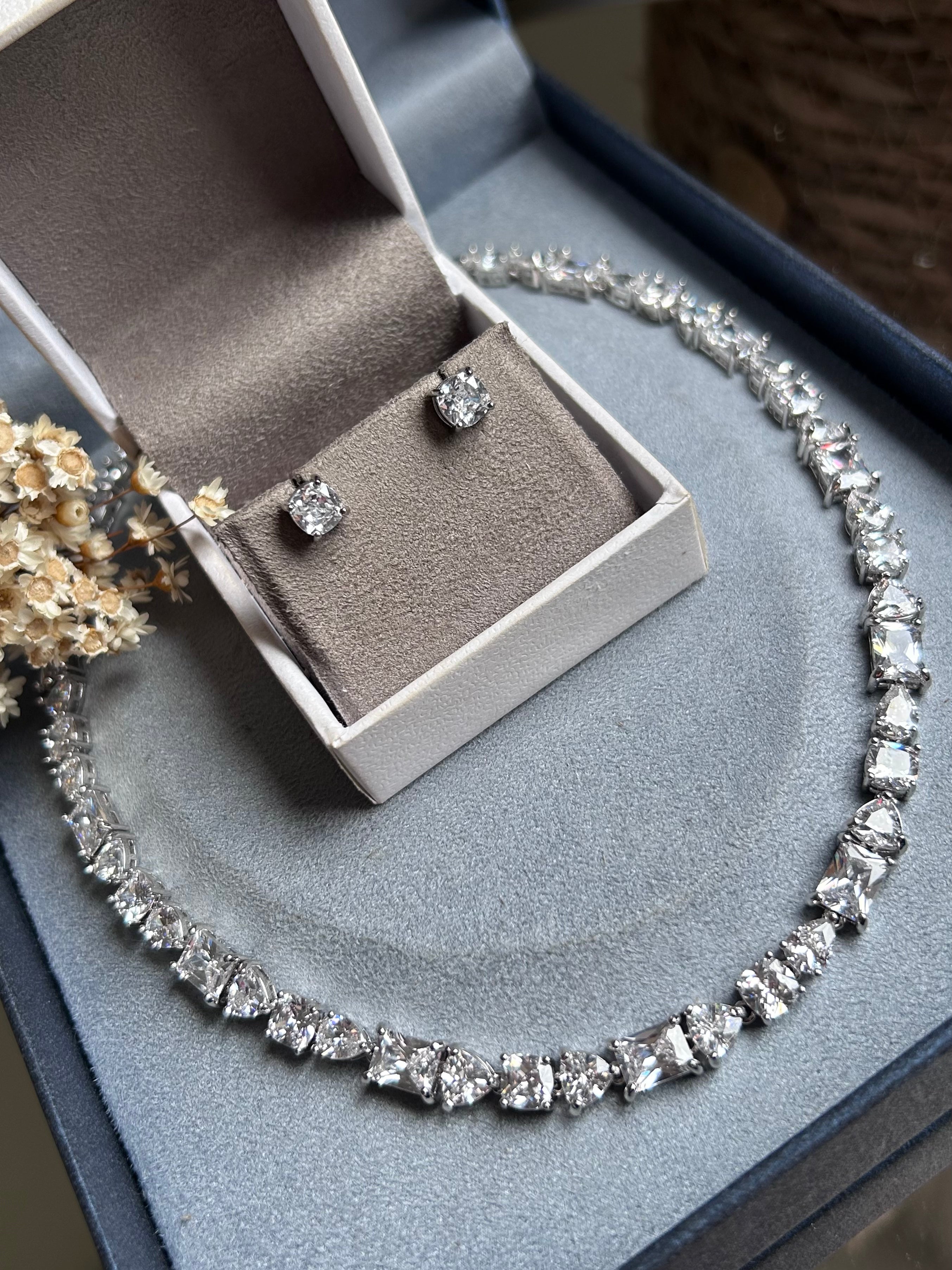 Brinco Solitário Quadrado Cristal