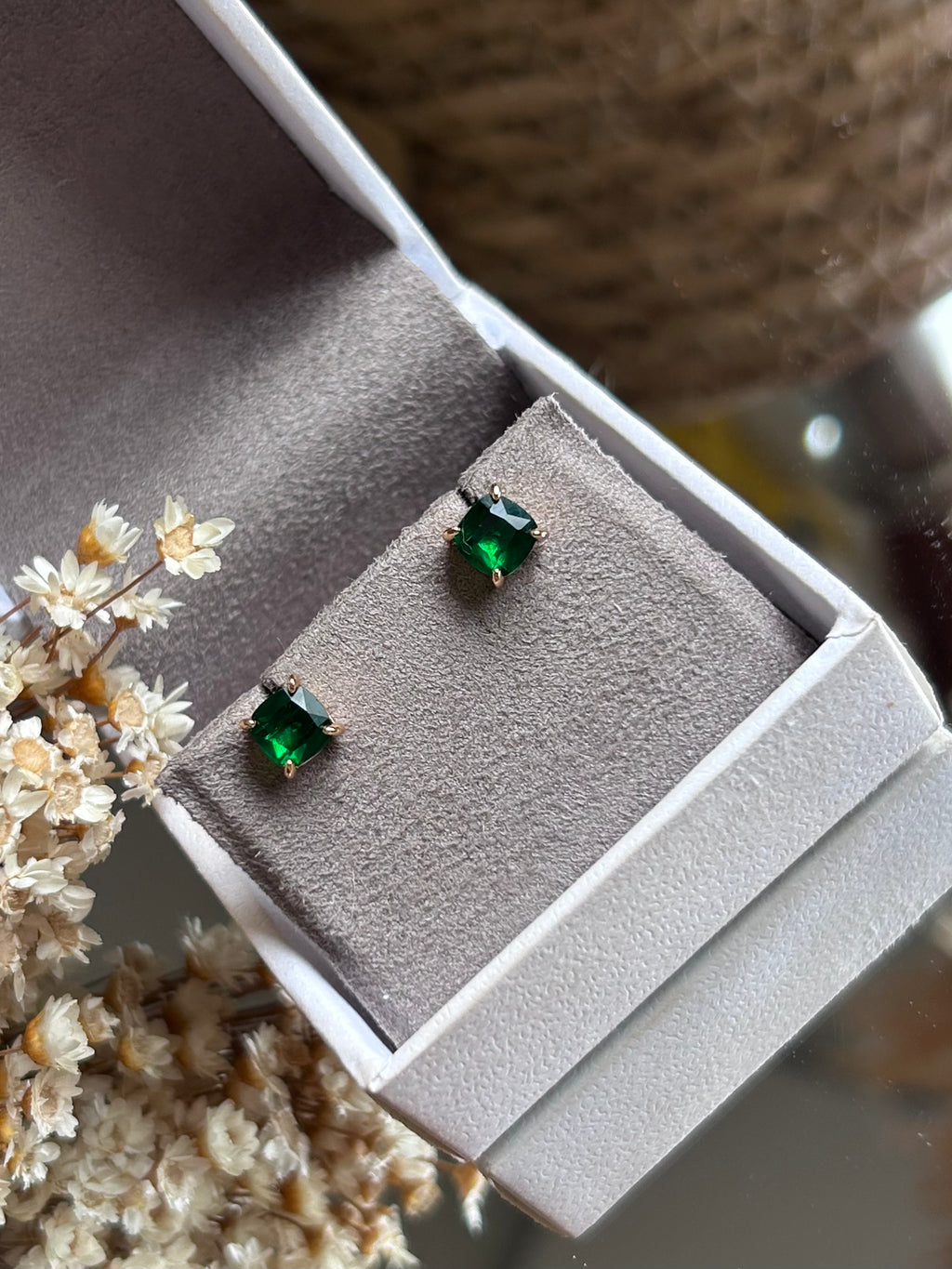 Brinco Solitário Quadrado Verde Esmeralda