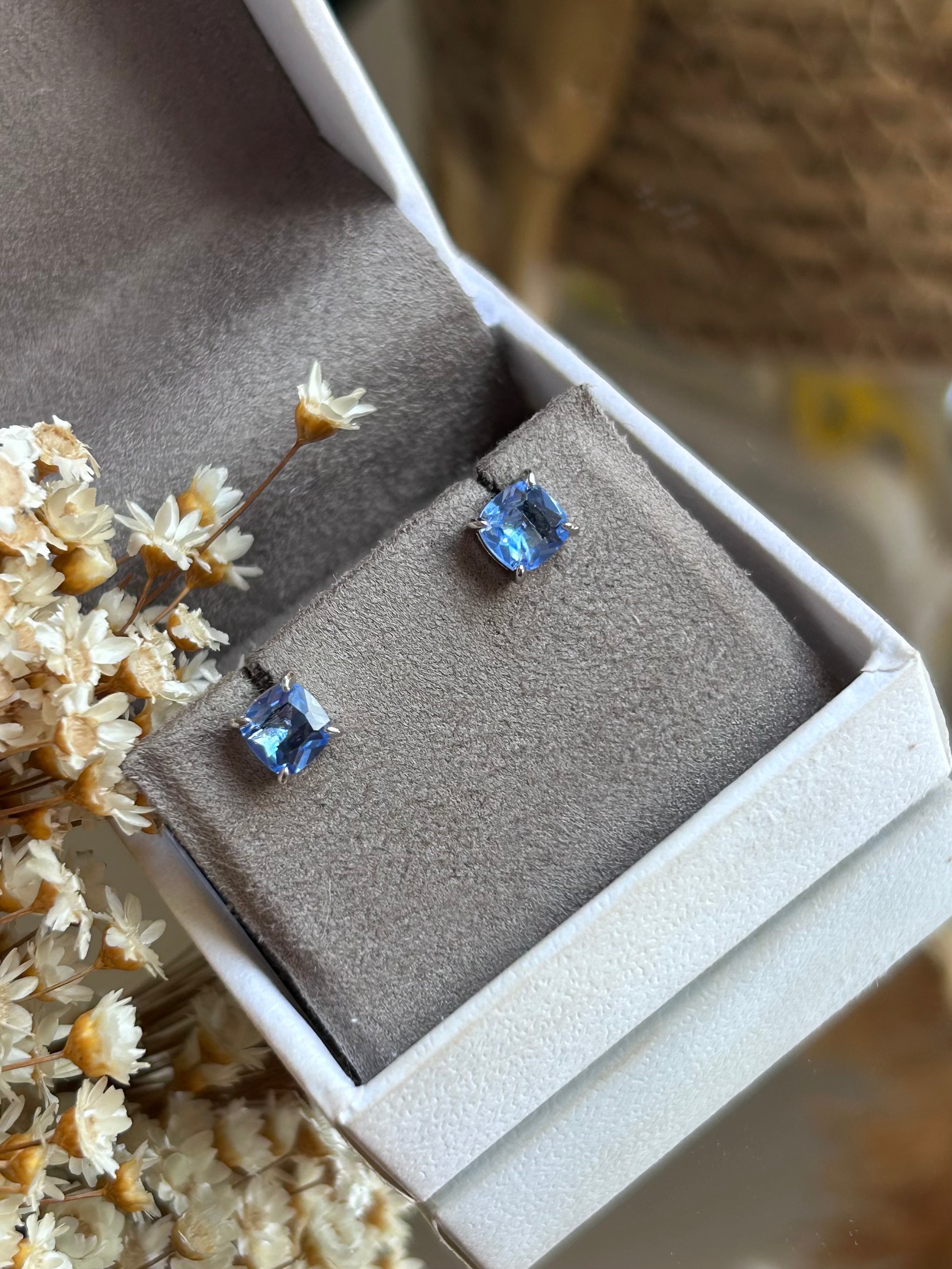 Brinco Solitário Quadrado Tanzanita