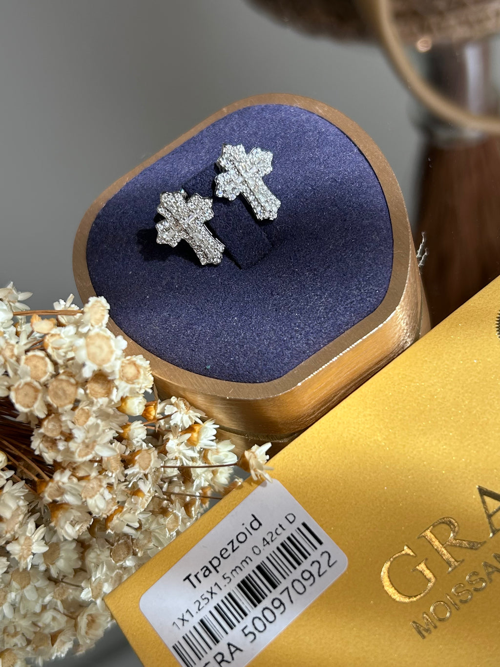 Brinco Crucifixo Moissanite 0,42CT