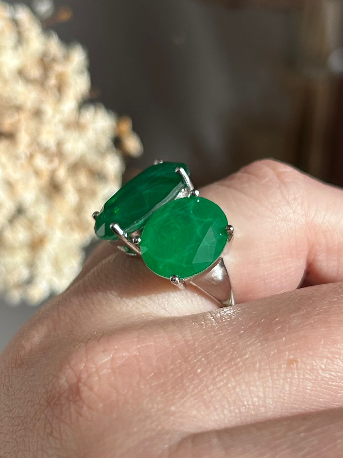 Anel Três Pedras Ovais Verde Esmeralda Ajustável