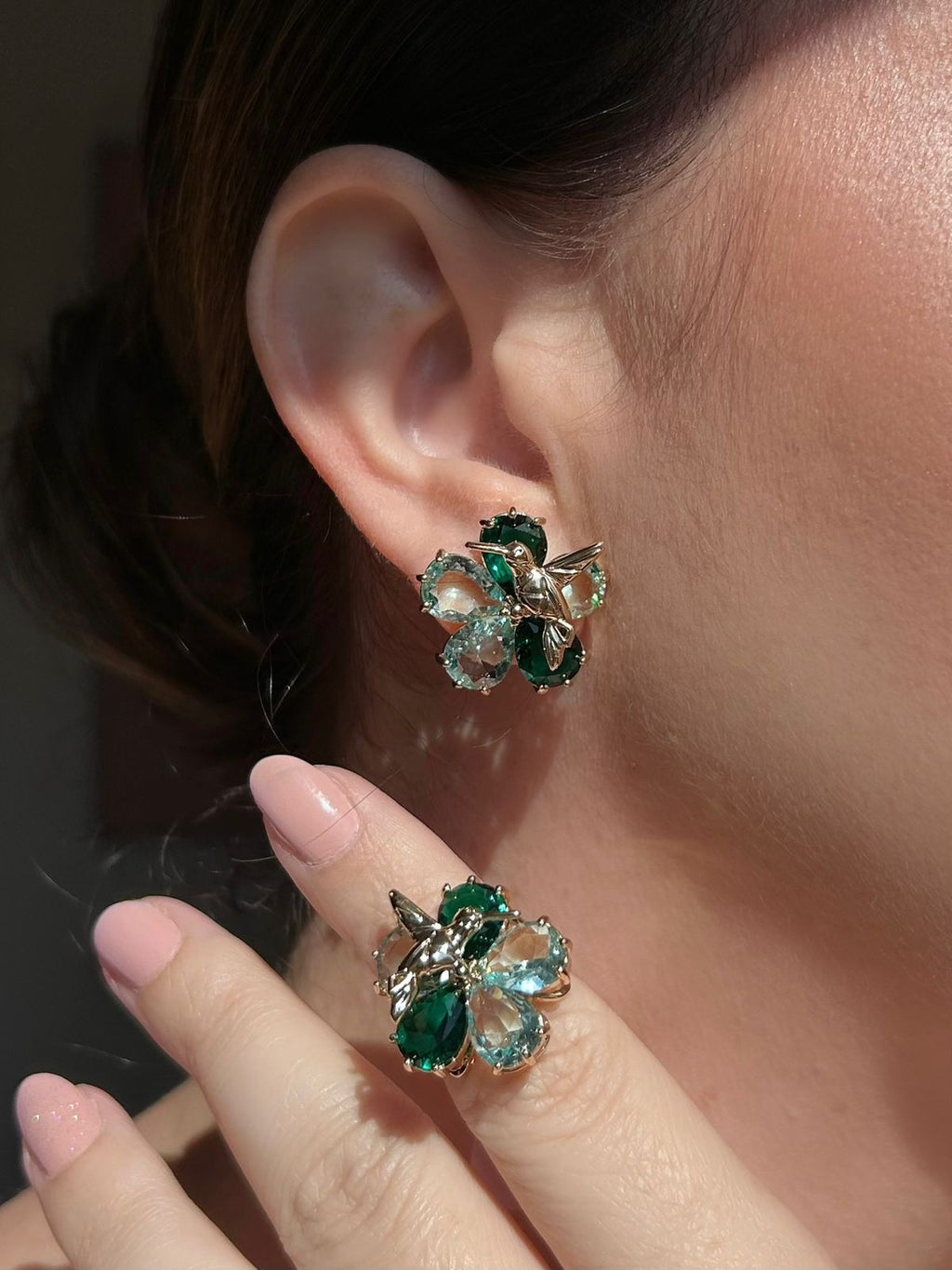 Conjunto Brinco e Anel Beija Flor Esmeralda e Água Marinha