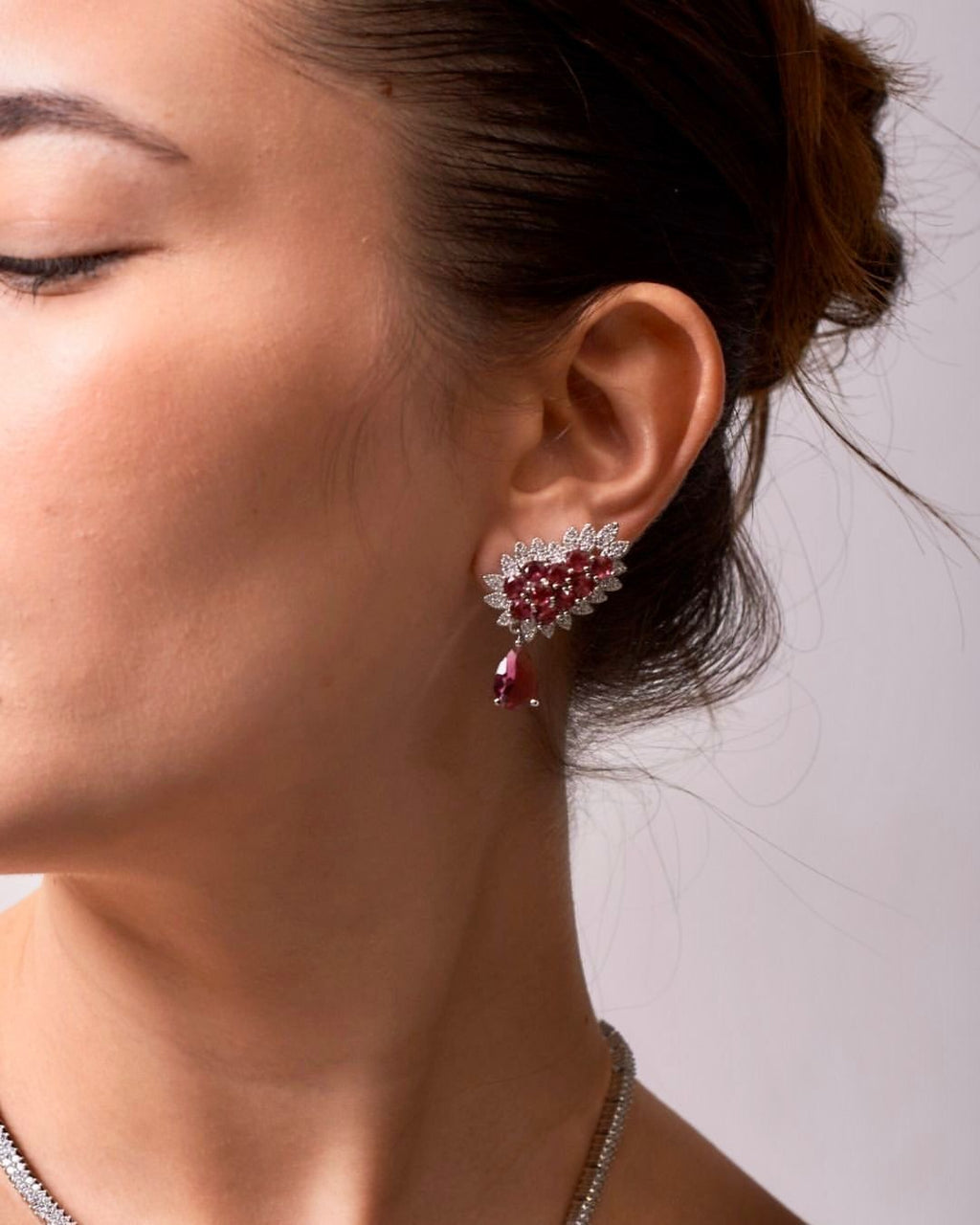 Brinco EarCuff Gota Luxo Rubi
