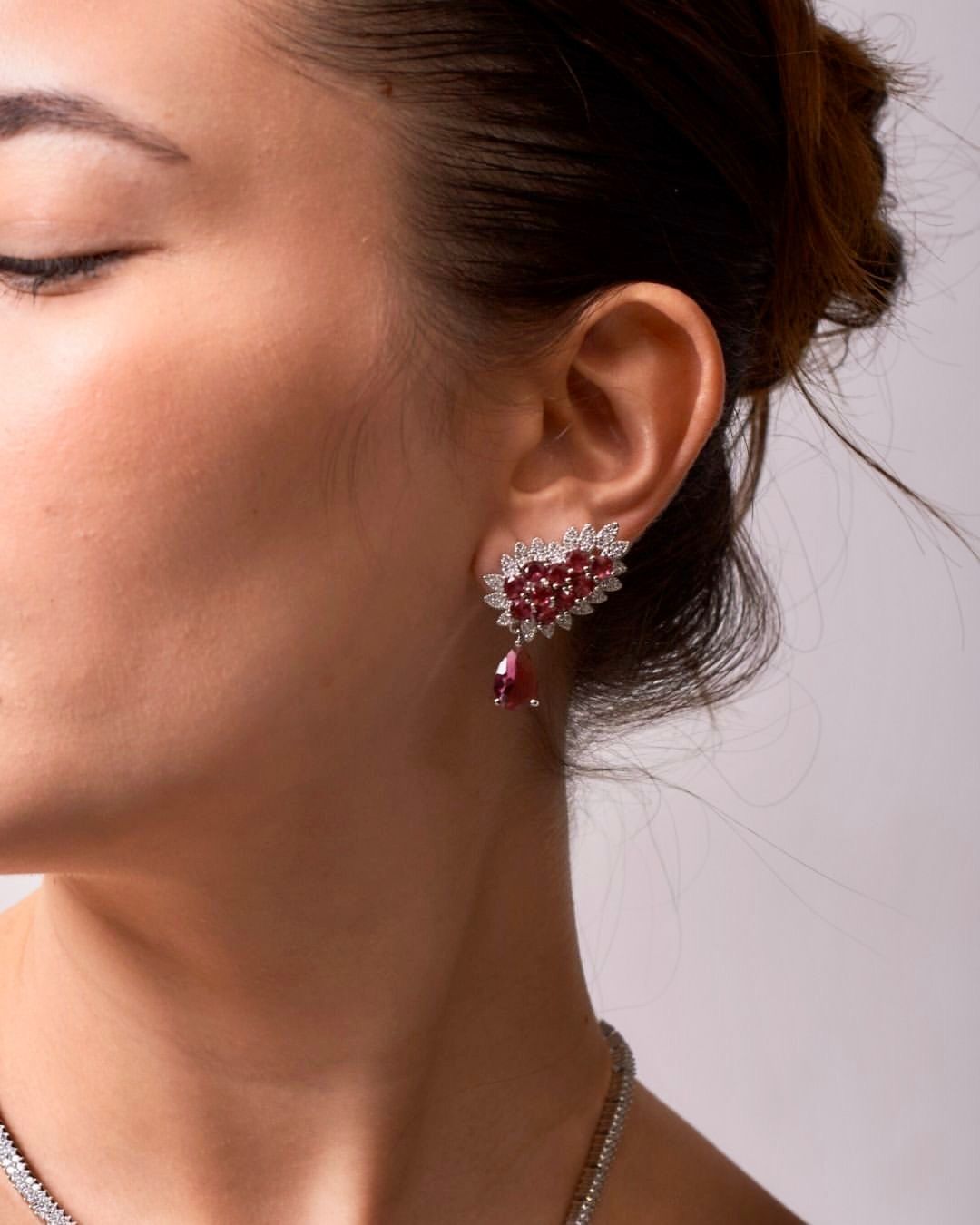 Brinco EarCuff Gota Luxo Rubi