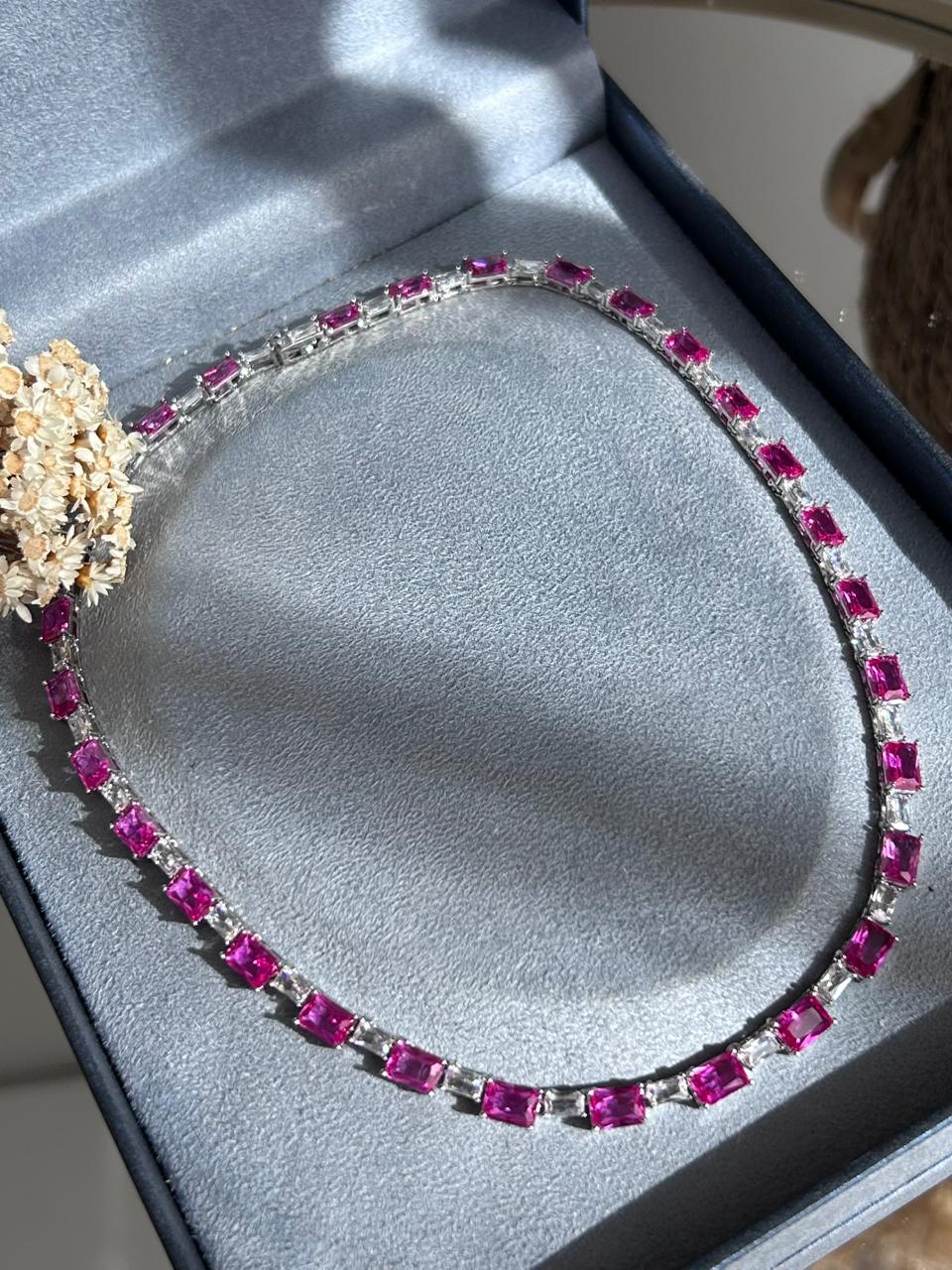 Colar Riviera Pedras Retangular Safira Rosa/Pink