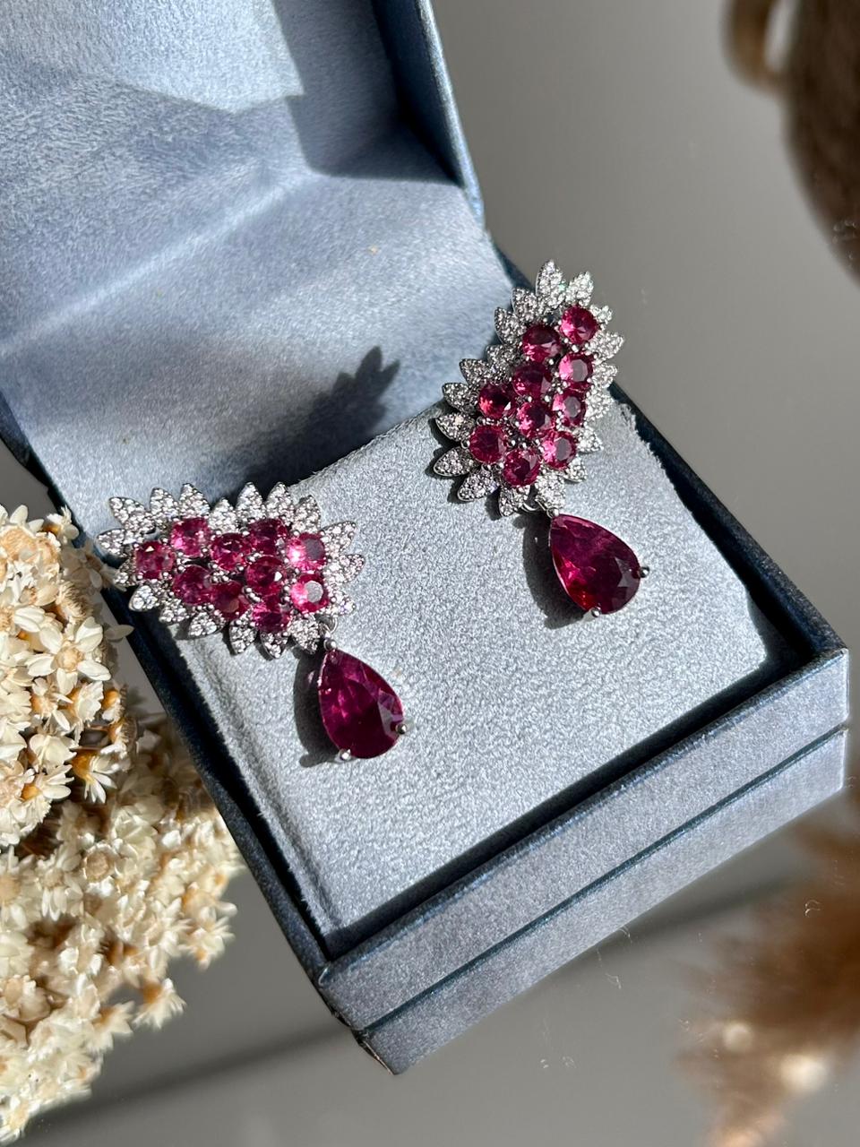 Brinco EarCuff Gota Luxo Rubi