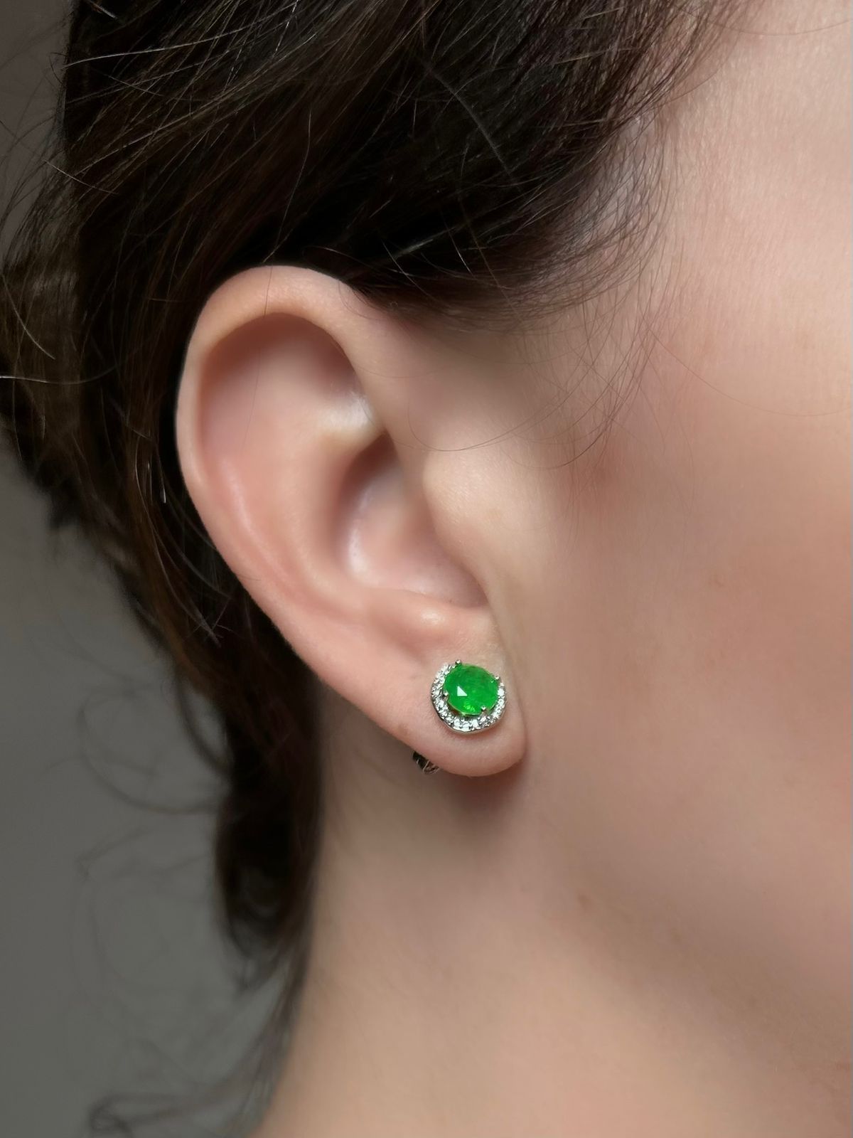 Brinco Solitário Verde Jade