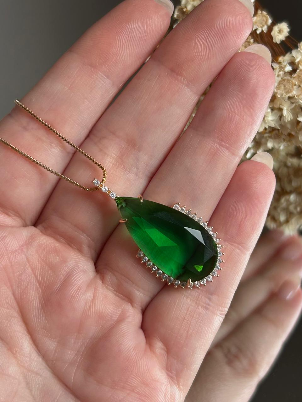 Colar Gota Verde Esmeralda