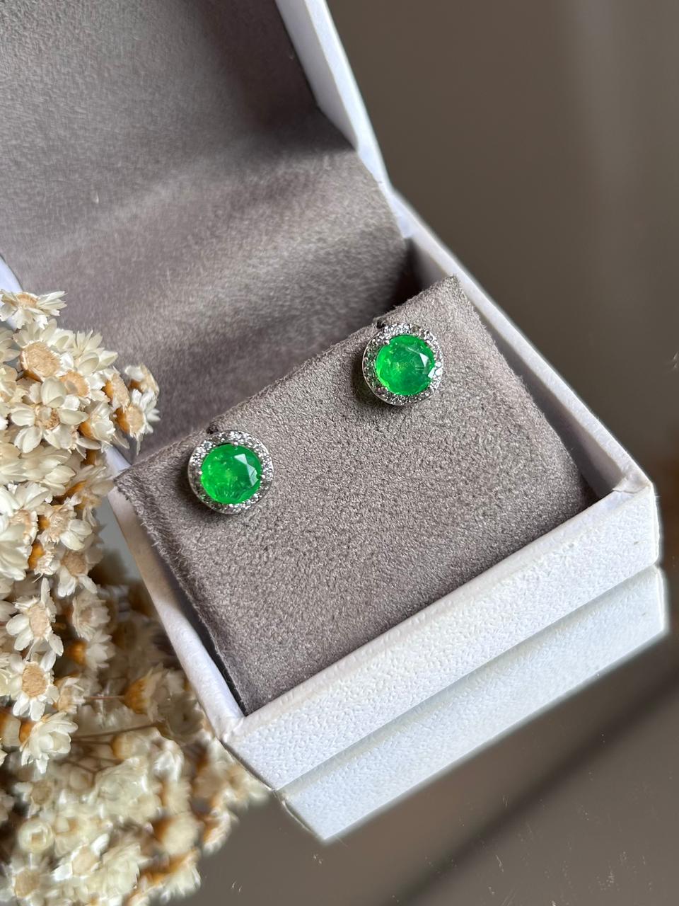 Brinco Solitário Verde Jade