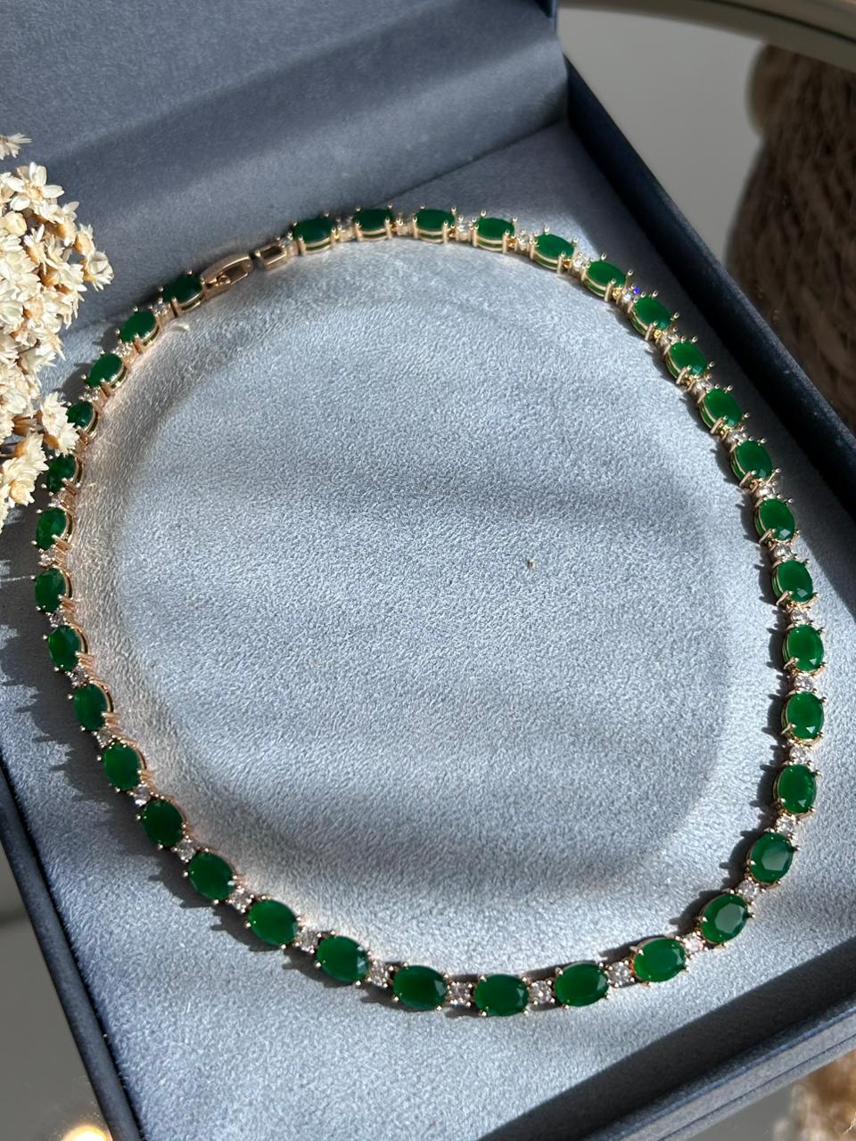 Colar Riviera Oval Verde Esmeralda Dourado