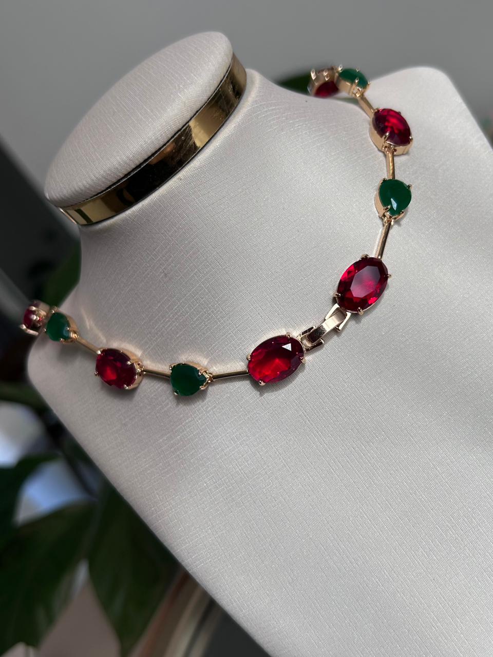 Conjunto Brinco e Colar Sofie Verde Esmeralda e Rubi