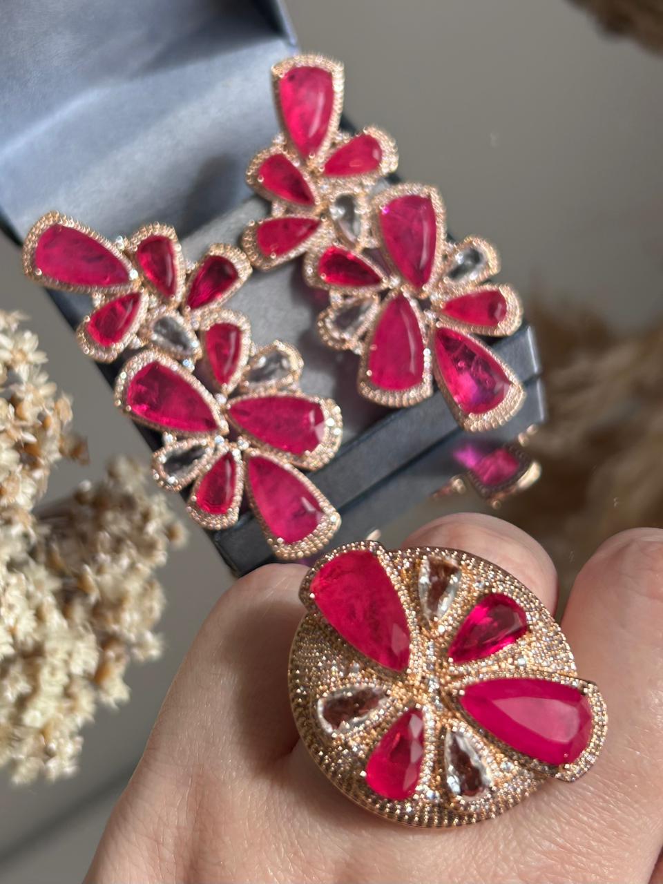 Conjunto Brinco e Anel Imperatriz Pink