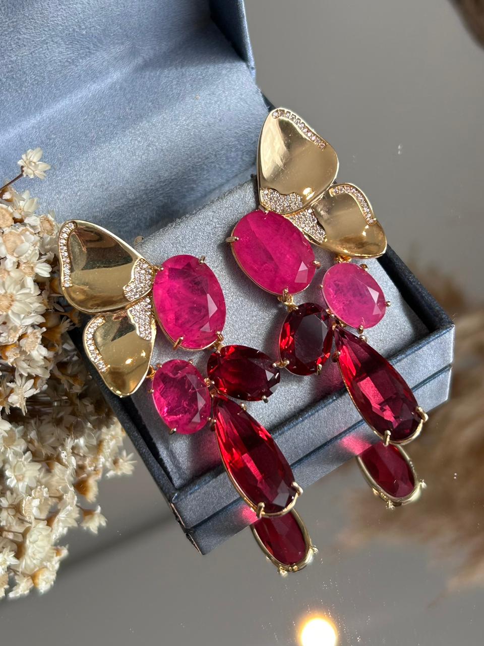 Brinco Borboleta Longo Pink