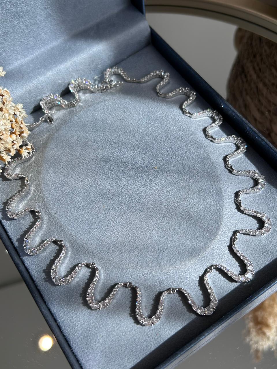 Colar Riviera Chevron