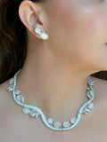 Conjunto Brinco e Colar Curvo Quartzo Branco