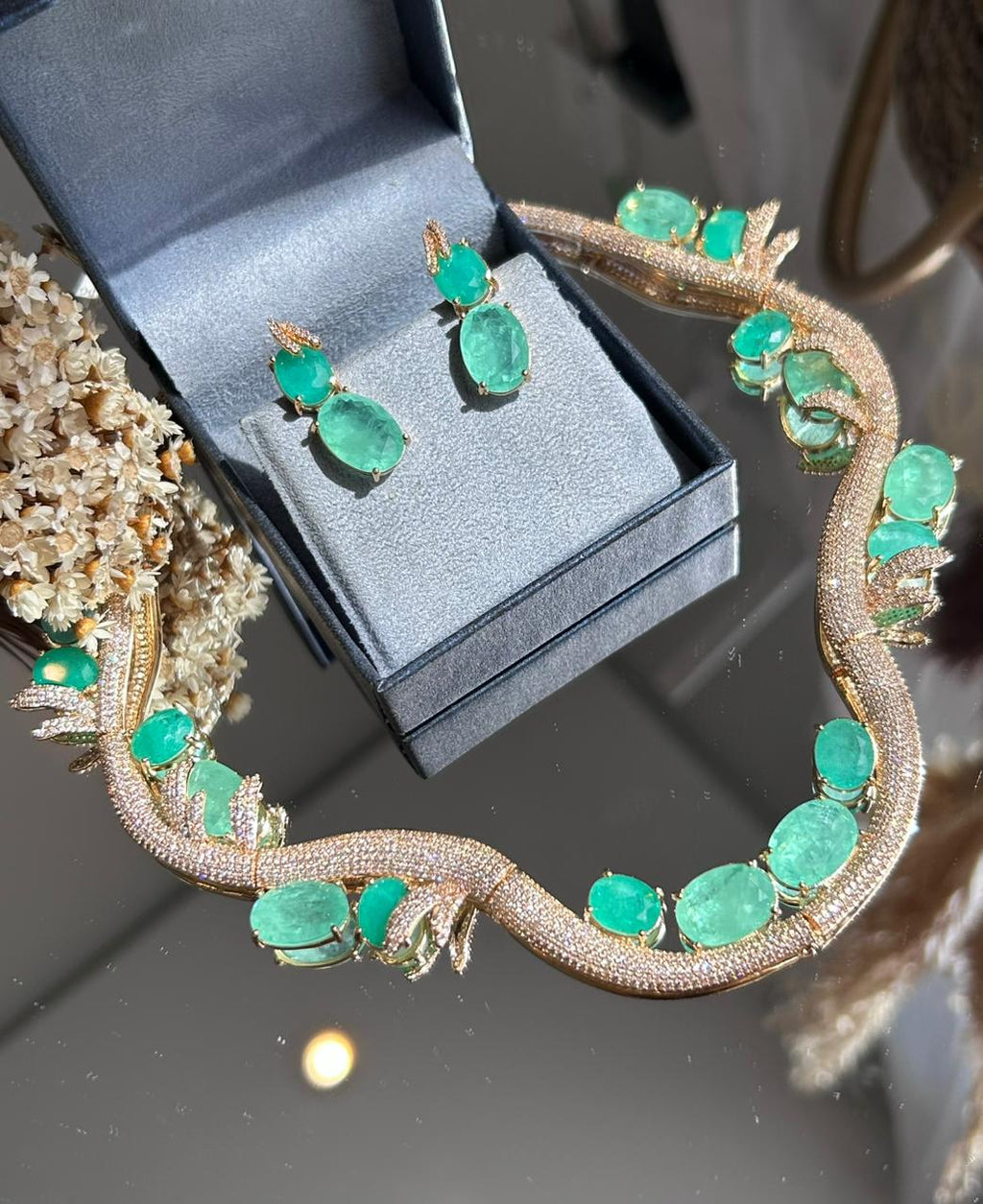 Conjunto Brinco e Colar Curvo Turmalina Dourado
