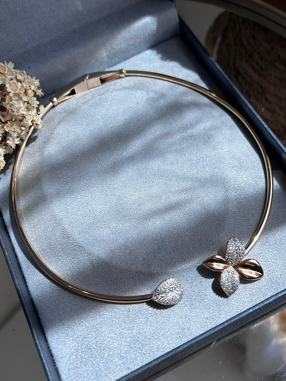 Colar Aro Lírio Dourado