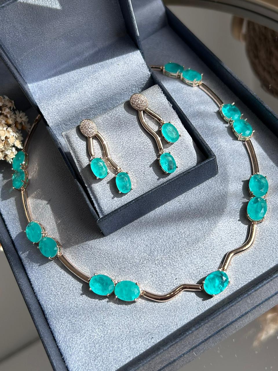 Conjunto Brinco e Colar Pedras Ovais Turmalina