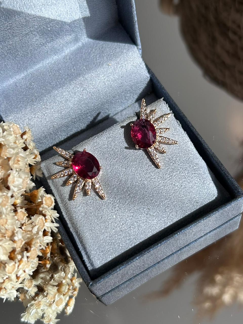 Brinco Raios Rubelita Dourado