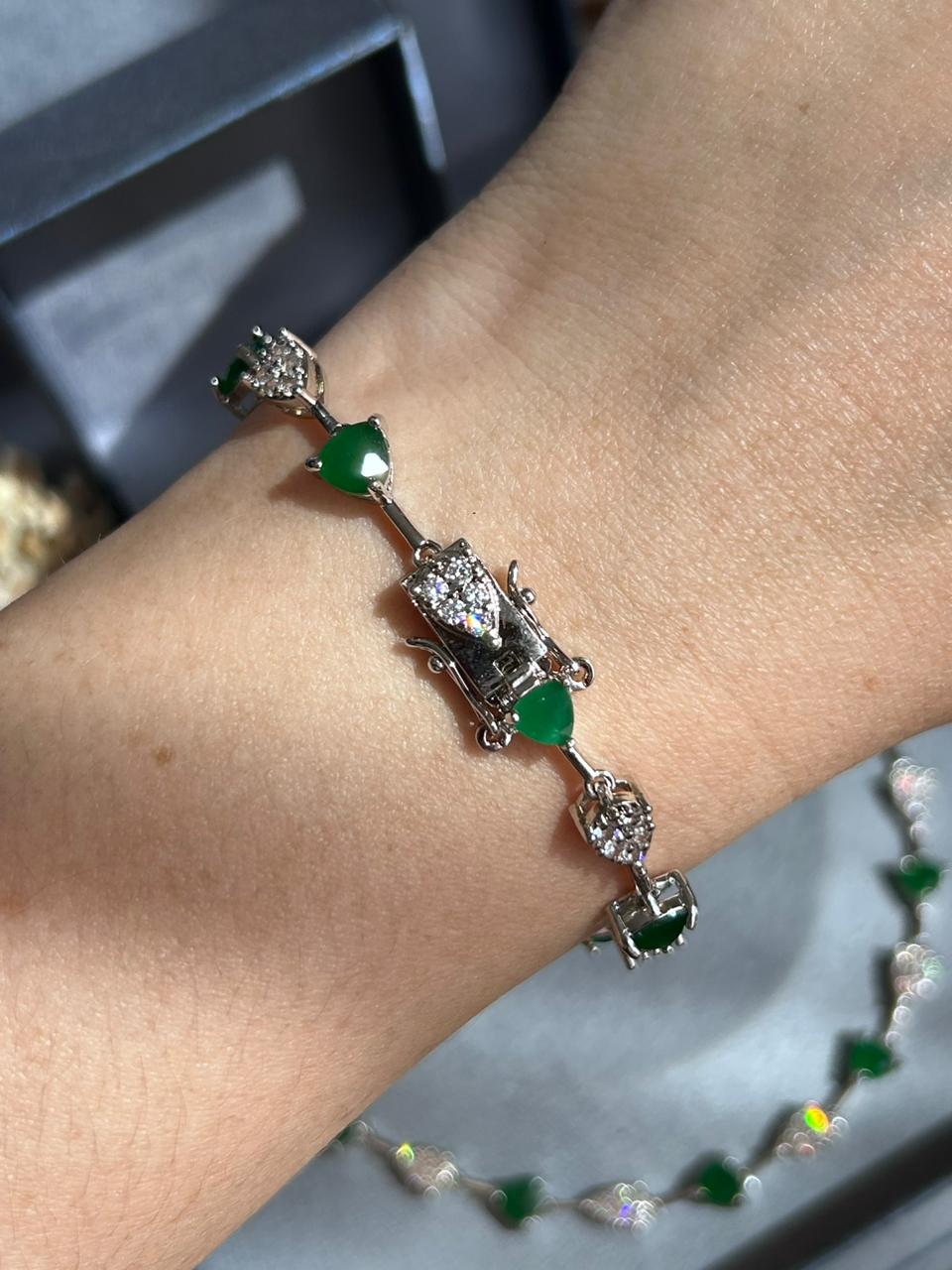 Pulseira Riviera Pedra Triangular Verde Esmeralda