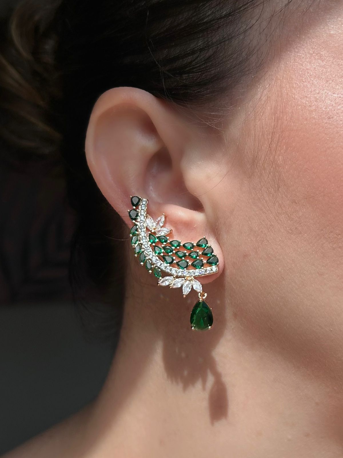 Brinco EarCuff Verde Esmeralda Dourado