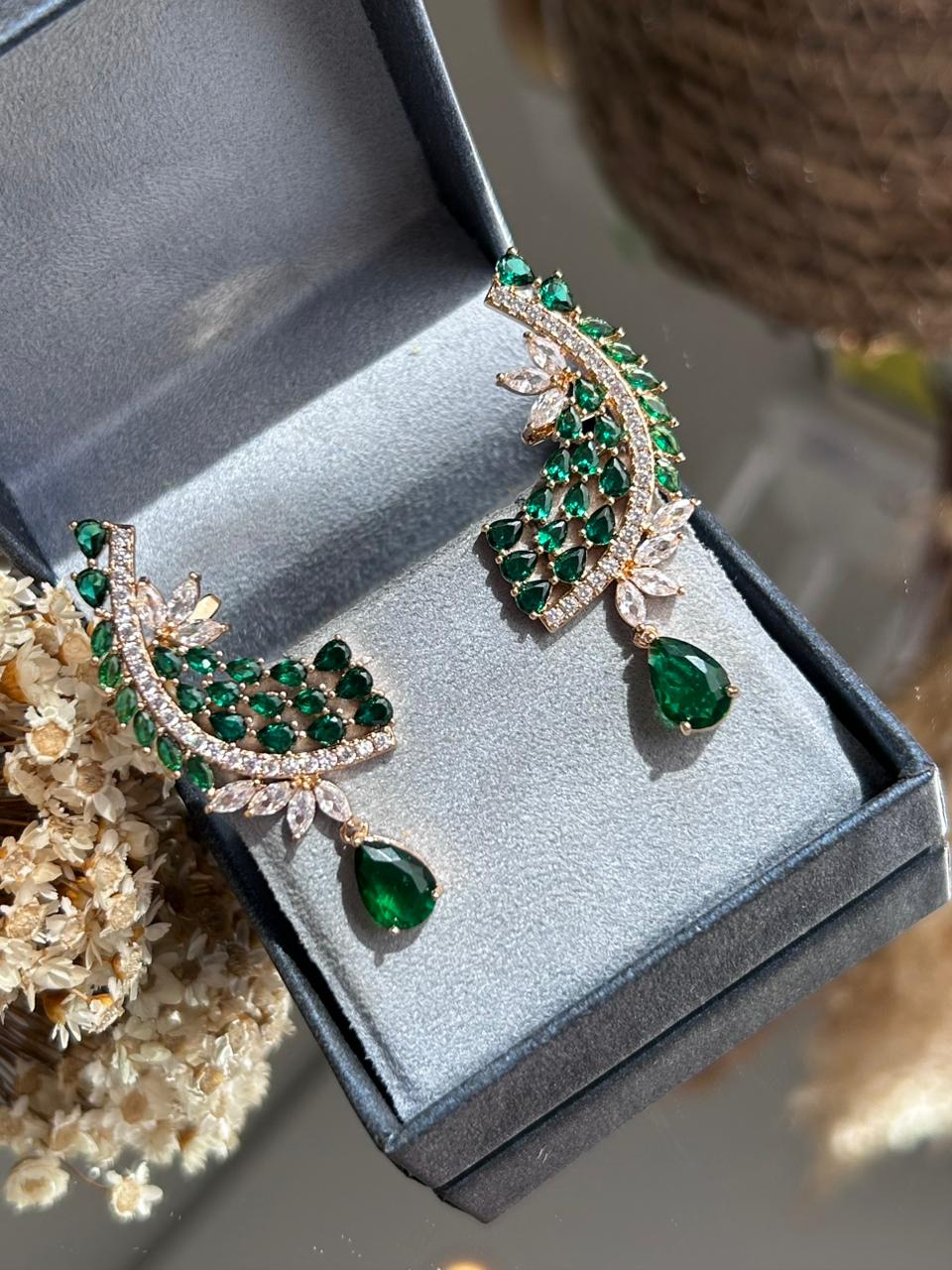 Brinco EarCuff Verde Esmeralda Dourado