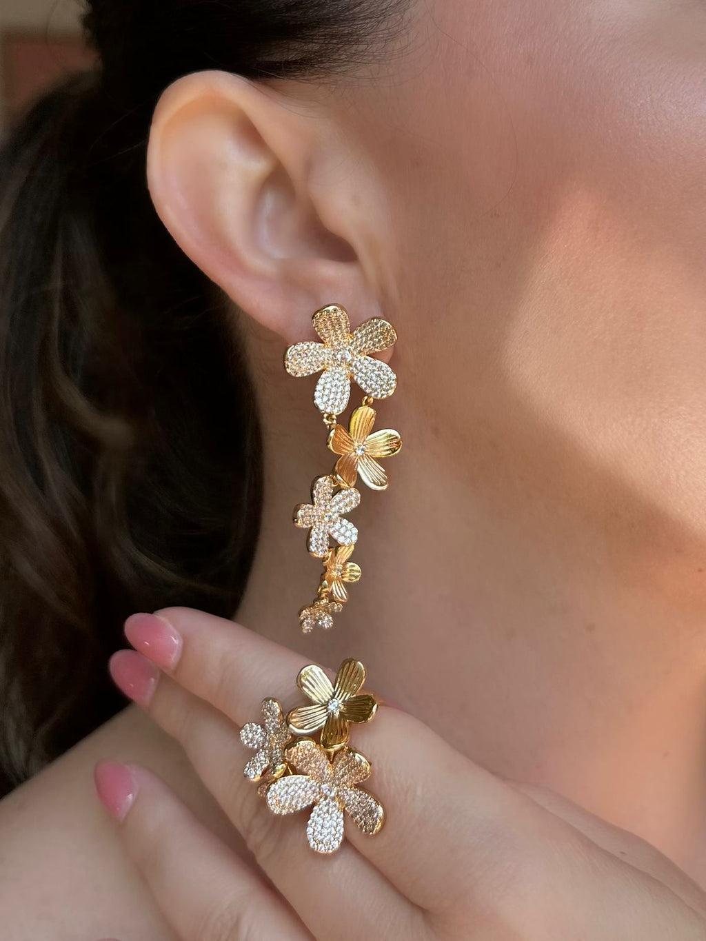 Conjunto Brinco e Anel Cascata de Flores