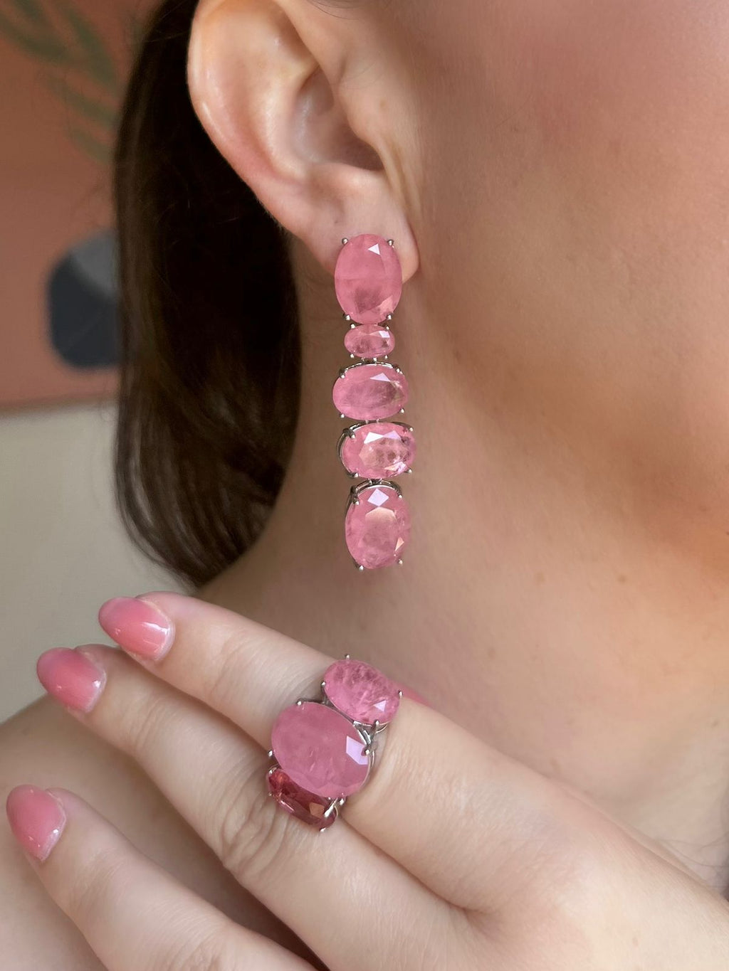 Conjunto Brinco e Anel Pedras Ovais Rosa Claro