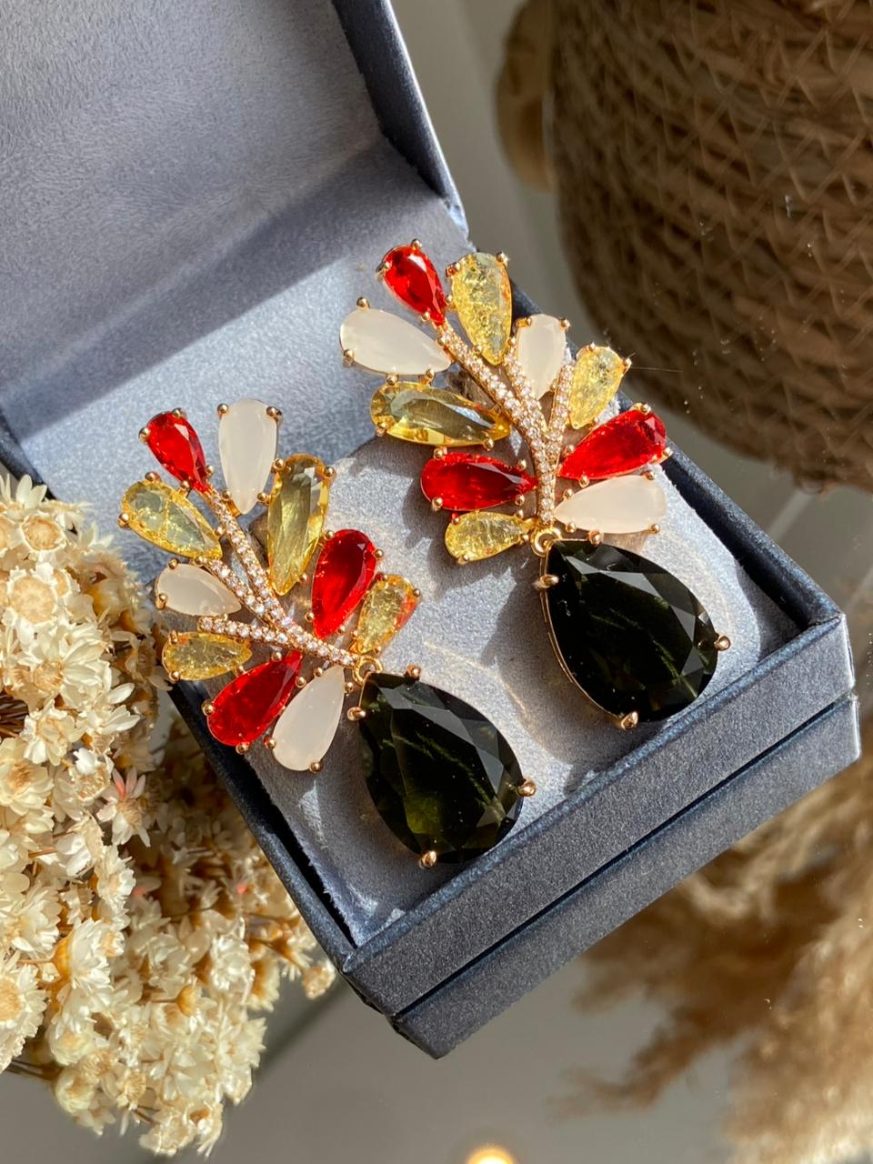 Conjunto Brinco e Anel Ajustável Folhas Tangerina, Amarelo e MochaMousse