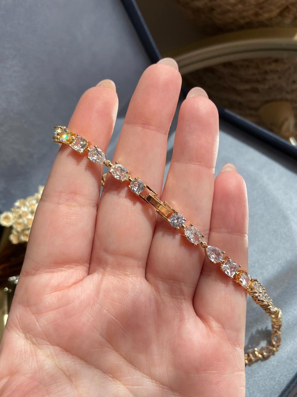 Conjunto Brinco e Colar Gravata Amarelo Fusion