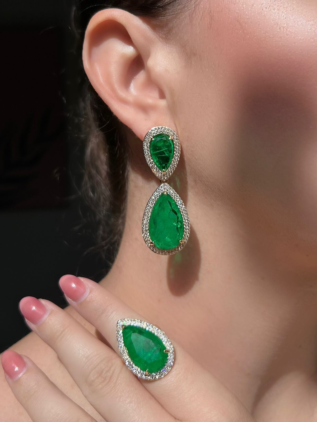 Conjunto Brinco e Colar Gotas Verde Esmeralda Dourado