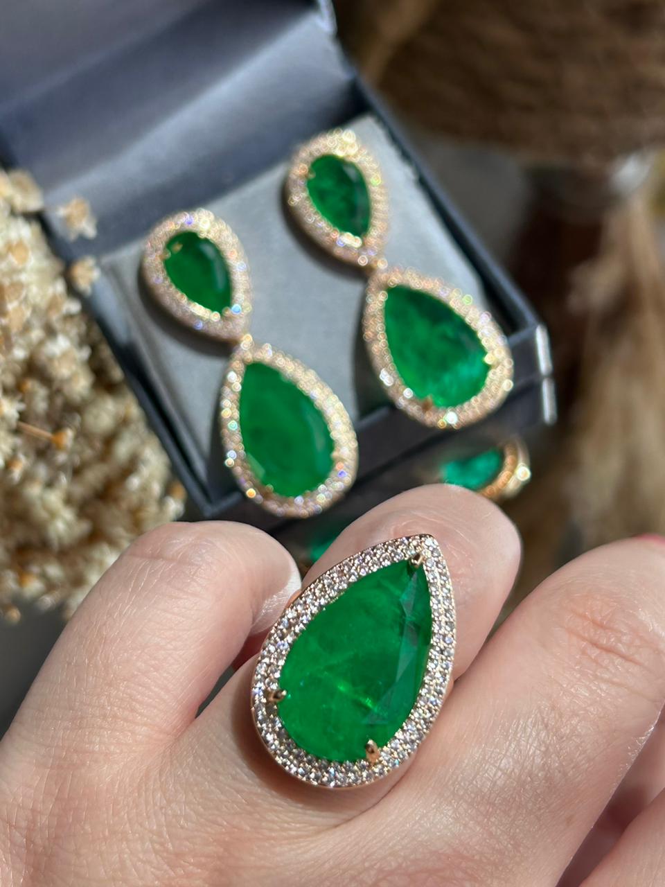 Conjunto Brinco e Colar Gotas Verde Esmeralda Dourado