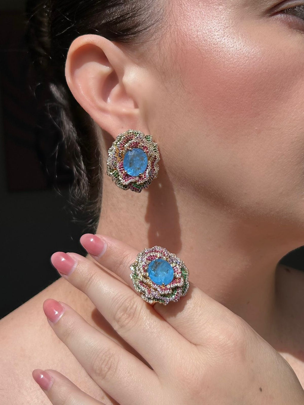 Conjunto Brinco e Anel Flor Tanzanita com Cravação Colorida